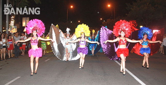 Carnaval đặc biệt mừng Đà Nẵng 20 mùa xuân sẽ diễn ra vào tối 22-1 tại đường Trần Hưng Đạo.