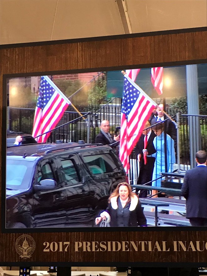 Ông Trump và vợ rời Blair House 