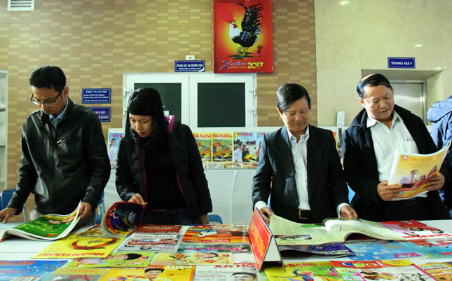 trienr lãm Báo Xuân cũng thu hút sự quan tâm của đông đảo bạn đọc trong thành phố.