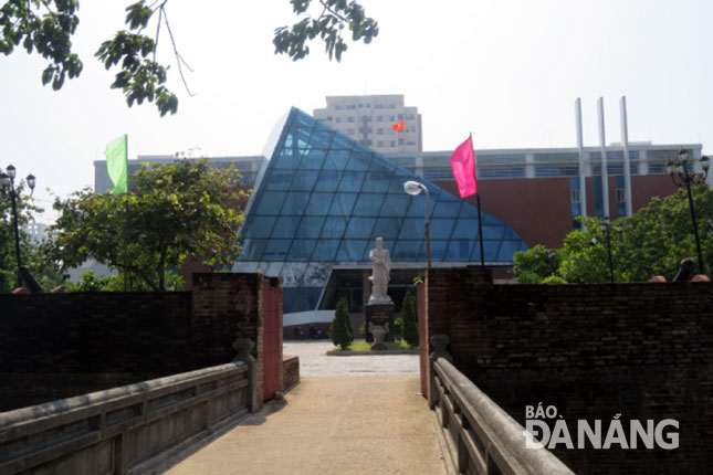 Sở Văn hóa-Thể thao đang tiến hành các thủ tục liên quan để triển khai dự án bảo tồn, tu bổ, phục hồi di tích thành Điện Hải trong năm 2017.