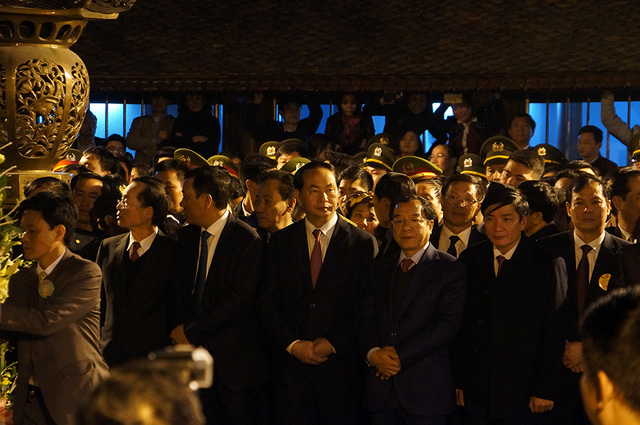 Chủ tịch nước Trần Đại Quang cùng các lãnh đạo bộ, ban, ngành dự nghi lễ dâng hương và Khai ấn đền Trần 2017