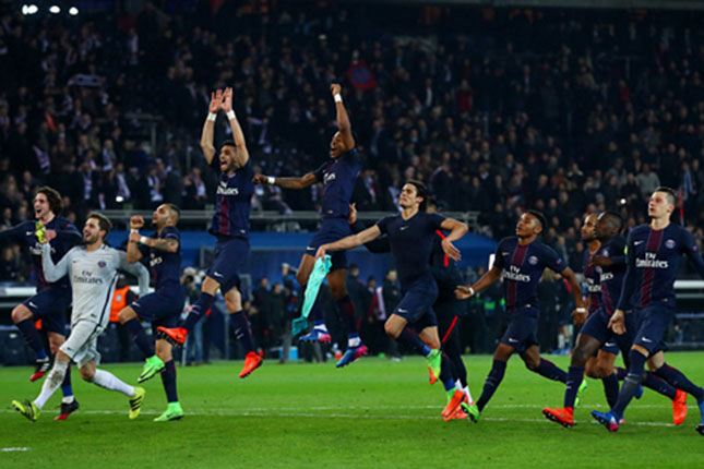 Niềm vui của các cầu thủ Paris Saint-Germain với chiến thắng 4 sao trước Barcelona.   (Ảnh: Internet)