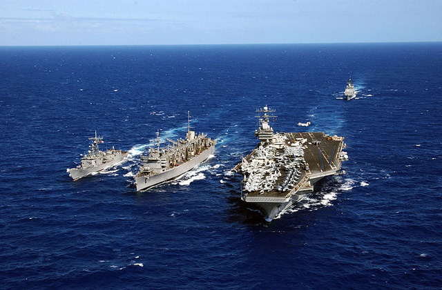 Nhóm tác chiến tàu sân bay USS Carl Vinson của Mỹ (Ảnh: Wikipedia)