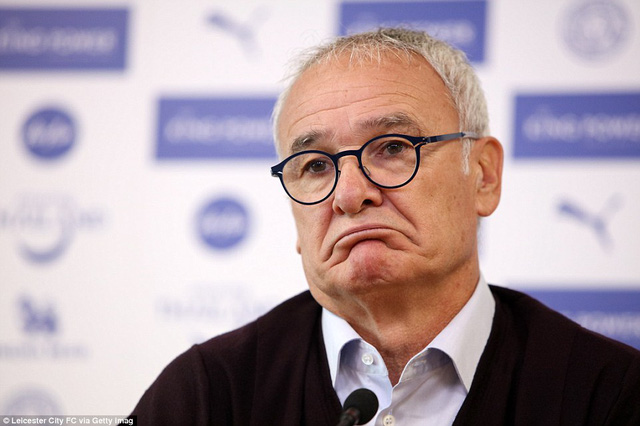 Khó khăn ở mùa giải thứ hai với Ranieri đến sớm hơn dự báo, ngay tháng đầu tiên của mùa giải mới, đội bóng của ông đã cho thấy sự sa sút không phanh