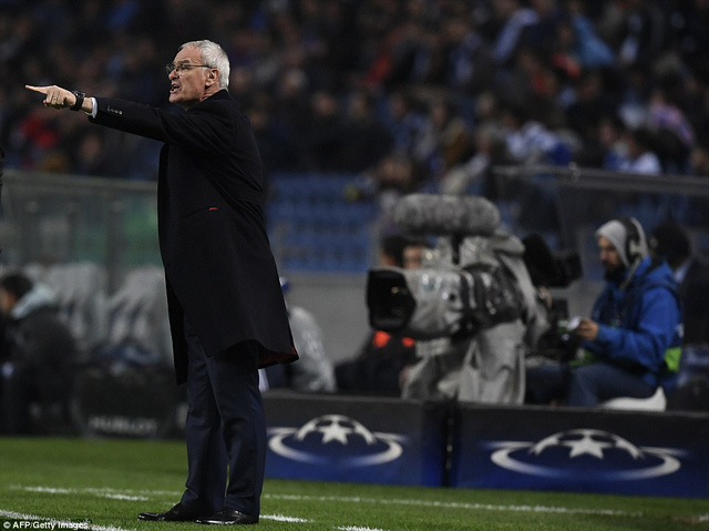Ranieri chỉ đạo học trò trong trận đấu trên sân Porto ở lượt đấu cuối cùng tại vòng bảng Champions League, dù cho ra sân đội hình dự bị nhưng chẳng ai ngờ Leicester chơi tồi thế, họ thua 0-5, số bàn thua ở trận này bằng tổng số bàn thua 5 trận trước đó họ đá ở vòng bảng