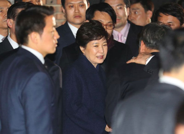 Bà Park Geun-hye đối mặt với 13 cáo buộc hình sự, trong đó có tội hối lộ và lạm dụng quyền lực. 		              Ảnh: AFP