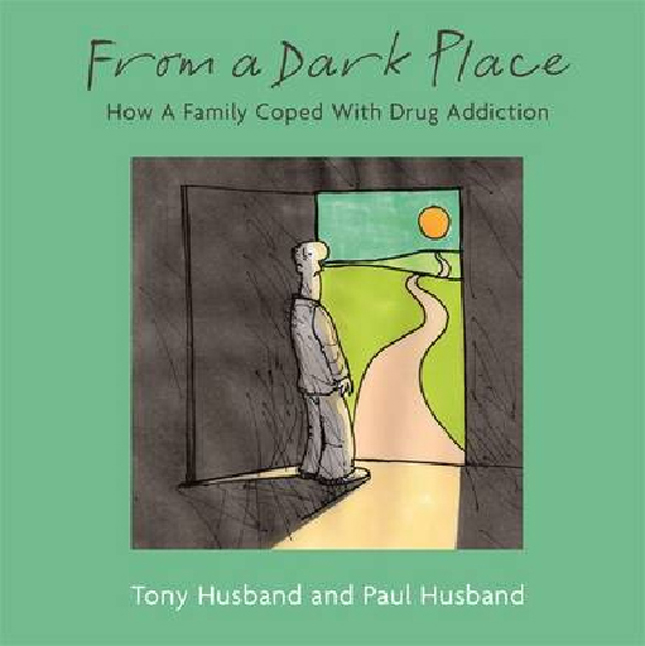 Bìa sách “Từ nơi tăm tối” của Tony Husband và Paul Husband.