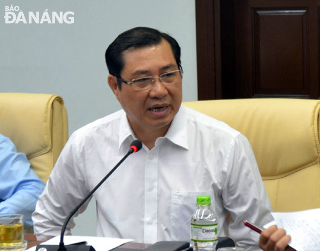 Chủ tịch UBND thành phố Huỳnh Đức Thơ chủ trì buổi làm việc với Đài Tiếng nói Việt Nam.  		               Ảnh: ĐOÀN LƯƠNG