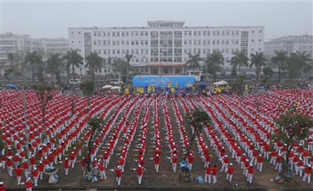 Hơn 5.000 người cao tuổi tham gia đồng diễn xác lập kỷ lục Việt Nam.