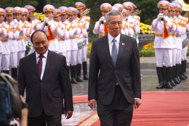 Đây là lần thứ ba ông Lý Hiển Long thăm chính thức Việt Nam trên cương vị Thủ tướng, sau các chuyến công du năm 2010 và 2013.