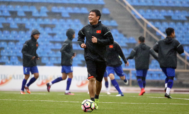 HLV Hữu Thắng cho biết tuyển Việt Nam nhất định sẽ không ra về với hai bàn tay trắng ở trận ra quân gặp Afghanistan ngày 28/3, trong khuôn khổ lượt trận đầu tiên vòng loại cuối cùng Asian Cup 2019.