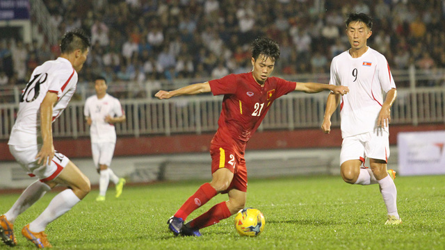 Văn Toàn (21) đá tiền vệ hiệu quả hơn khi chơi tiền đạo