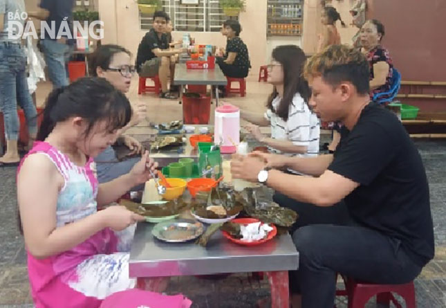 Các món bánh bèo, nậm, lọc là món ăn vặt ưa thích của người Đà Nẵng và du khách khi đến với thành phố này. Ảnh: T.T
