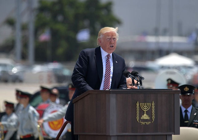 Tổng thống Mỹ Donald Trump phát biểu khi đến sân bay quốc tế Ben Gurion ở Tel Aviv. Ảnh: AFP
