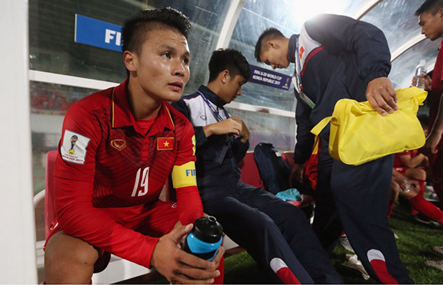 Dù được đánh giá cao nhưng để sang thi đấu tại châu Âu, Quang Hải (bìa trái) cần phải nỗ lực rất nhiều. 				           Ảnh: FIFA