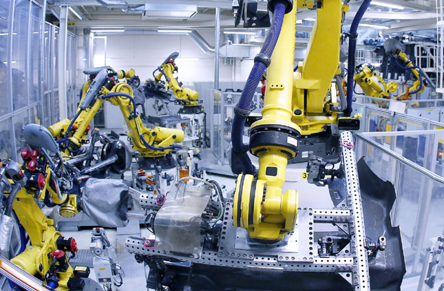 Robot sẽ thay thế con người sản xuất trong tương lai.