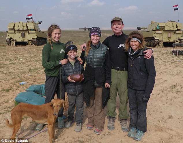 Cả gia đình ông Eubank tham gia sứ mệnh ở Iraq. (Ảnh: Dailymail)
