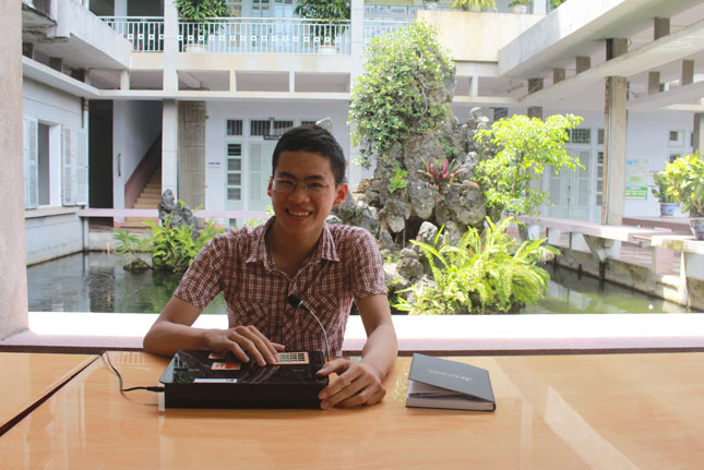 Nguyễn Duy Hùng, tác giả của chiếc máy dạy học thông minh dành cho người khiếm thị. Ảnh: CD