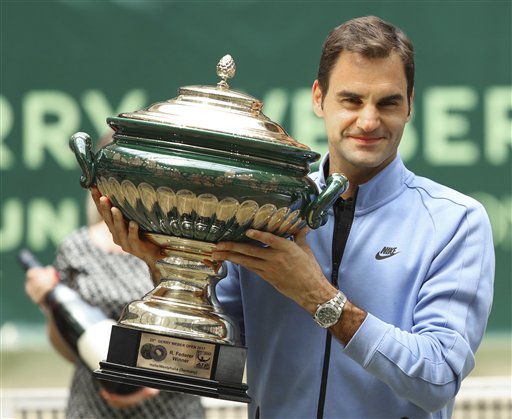 Federer lần thứ chín vô địch Halle Open