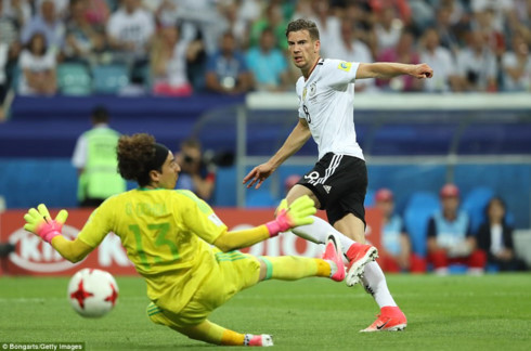 Đức dẫn 2-0 trước Mexico chỉ sau 8 phút bóng lăn (Ảnh: Getty).