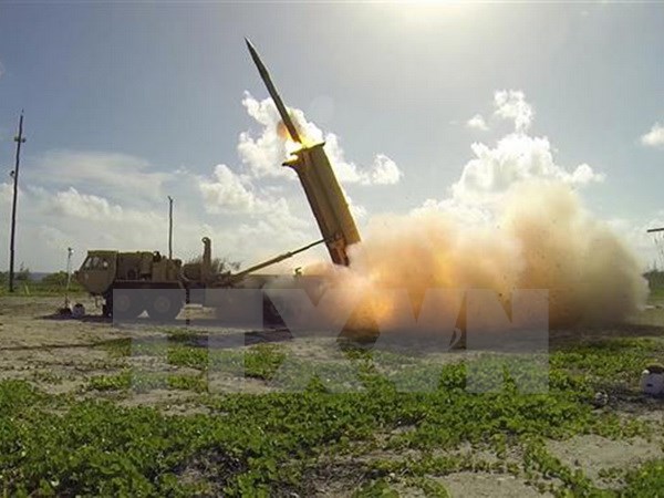 Hệ thống THAAD trong cuộc thử nghiệm tấn công, đánh chặn mục tiêu ở đảo Wake, Thái Bình Dương ngày 1/11/2015. (Nguồn: AFP/TTXVN)