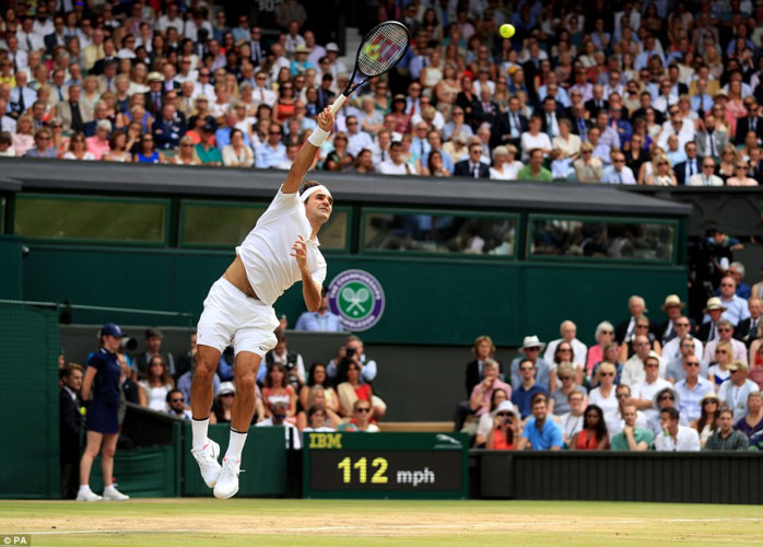 Roger Federer giành chiến thắng 6-3, 6-1, 6-4 trước Marin Cilic.