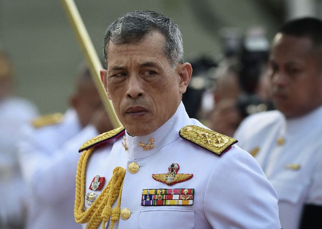 Ông Maha Vajiralongkorn nhận lời mời lên ngôi vua vào tháng 12-2016.     Ảnh: AFP