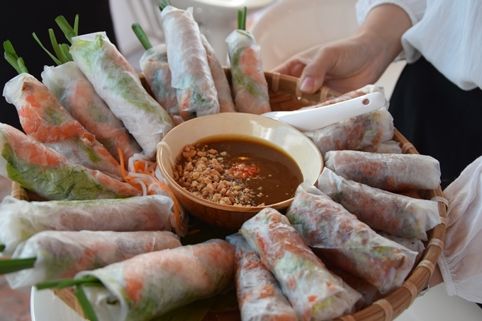 Fresh summer rolls served at a market in Ho Chi Minh City. Photo by VnExpress/Ma Lum
