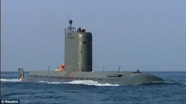 Một tàu ngầm lớp Sinpo của Triều Tiên. (Ảnh: Reuters)