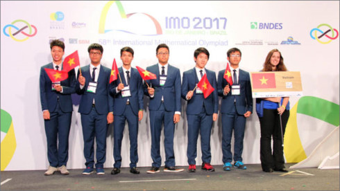 6 thí sinh đội tuyển quốc gia Việt Nam đều giành huy chương tại kỳ thi Olympic Toán học quốc tế 2017 (ảnh: Bộ GD-ĐT)