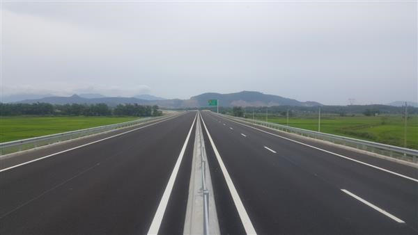 A section of the Da Nang-Quang Ngai Expressway (Photo: Internet)