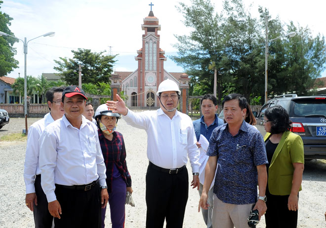 Chủ tịch UBND thành phố Huỳnh Đức Thơ kiểm tra thực tế tại khu vực nhà thời Cồn Dầu