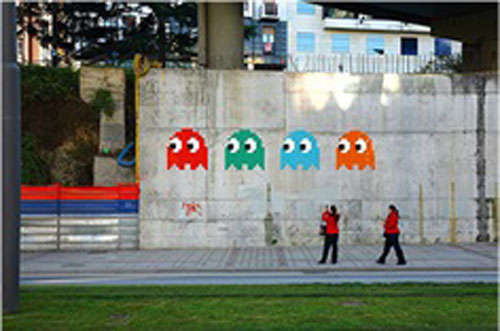 Tranh khảm của Invader ở phố cảng công nghiệp Bilbao, Tây Ban Nha  (2007).
