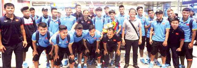 Đội tuyển U22 Việt Nam là đội bóng đá đầu tiên đến Malaysia tham gia thi đấu tại SEA Games 29.  Ảnh: kualalumpur 2017