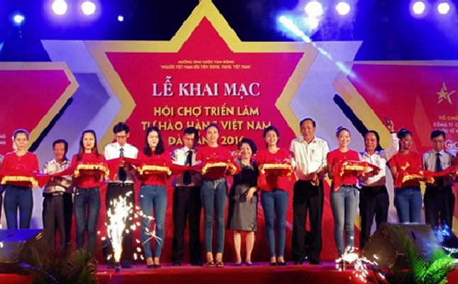 Hội chợ triển lãm “Tự hào hàng Việt Nam năm 2016”.­­­­