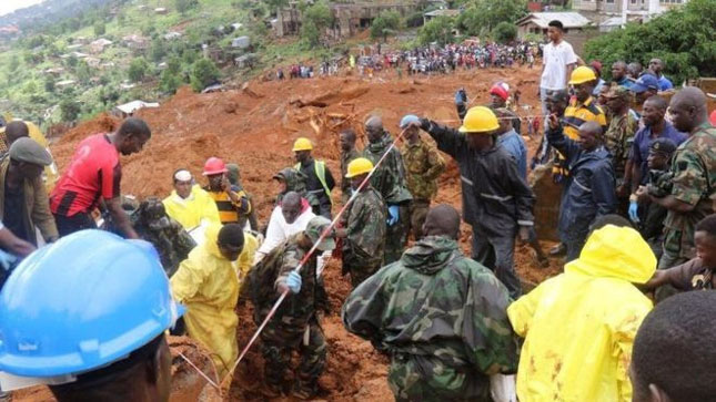 Lở bùn ở Sierra Leone (Tây Phi) khiến hơn 600 người chết. Công tác cứu hộ gặp nhiều khó khăn vì mưa dai dẳng.
