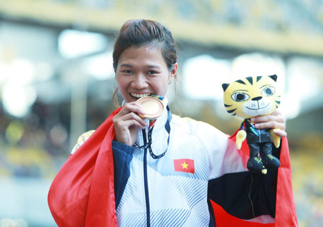 Yến Hoa giành huy chương vàng cho điền kinh Việt Nam.  Ảnh: Zing.vn
