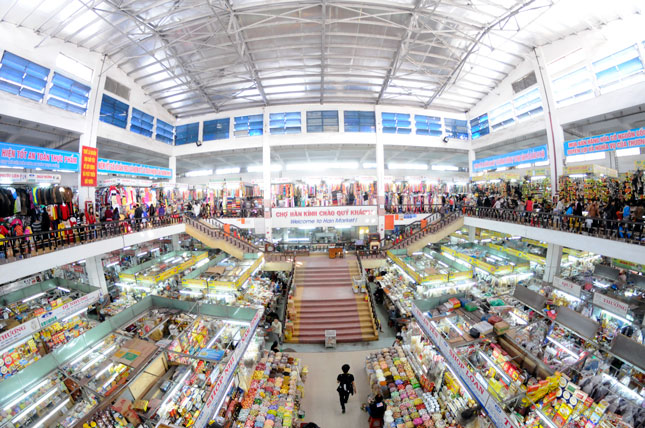 Chợ Hàn nằm ở trung tâm thành phố.  	                 Ảnh: KHÃ THỊNH