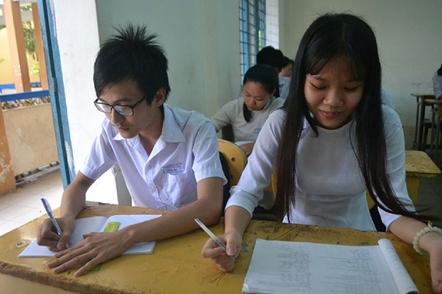 Việc giảm tải các cuộc thi không thật sự cần thiết giúp các em giảm bớt áp lực học tập. TRONG ẢNH: Một giờ kiểm tra tại Trường THPT Tôn Thất Tùng, quận Sơn Trà.