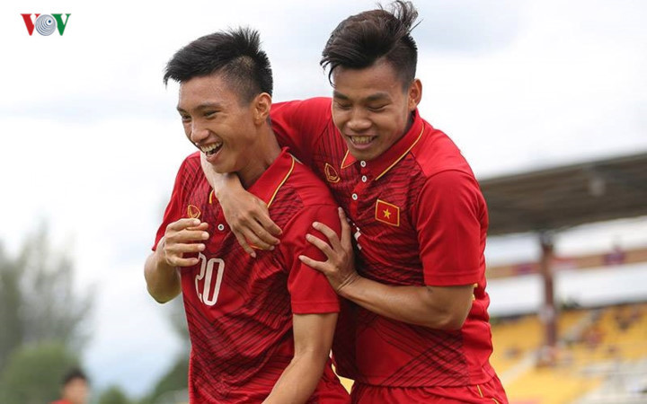 Hậu vệ trái: Đoàn Văn Hậu (số 20- Hà Nội FC)