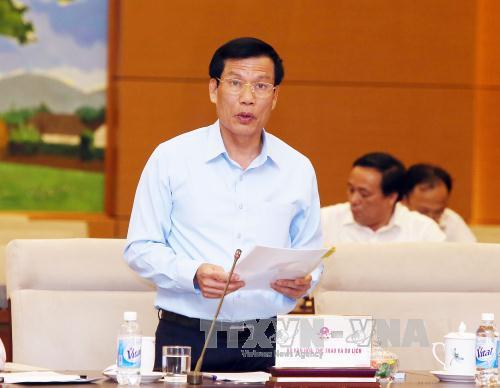 Bộ trưởng Bộ Văn hoá Thể thao và Du lịch Nguyễn Ngọc Thiện phát biểu tại phiên họp. Ảnh: Nguyễn Dân/TTXVN