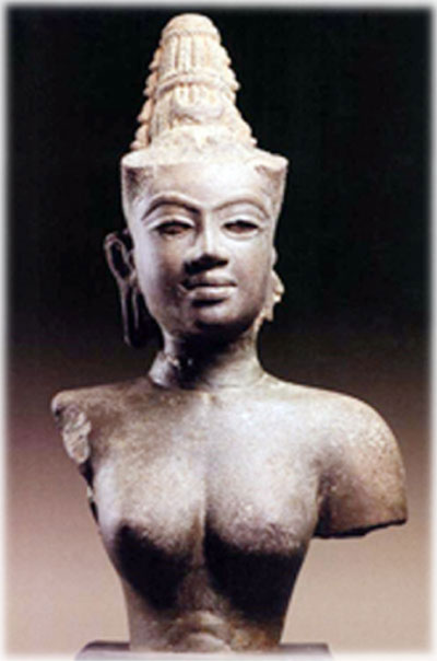 Tượng Nữ thần Devi ở Hương Quế.