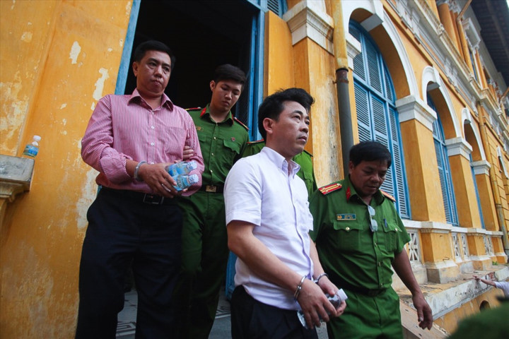 Trước đó, cuối tháng 8 vừa qua, Toà án Nhân dân TP. Hồ Chí Minh đã tuyên phạt các bị cáo Nguyễn Minh Hùng và Võ Mạnh Cường cùng 12 năm tù về tội 