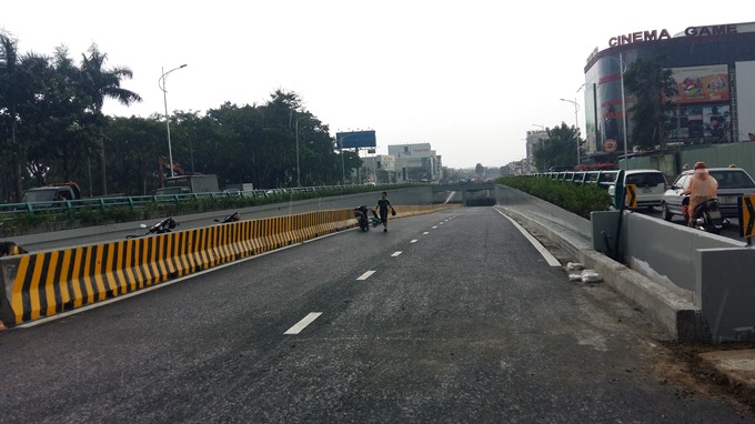 The Nguyễn Tri Phương road tunnel is technically completed in Đà Nẵng city. The tunnel will be used during the 2017 APEC Summit in the city on November 5-11. — VNS Photo Công Thàn Read more at http://vietnamnews.vn/society/416507/tunnel-completed-ahead-of-apec.html#HoL1E3pwXPV1Sgqm.99