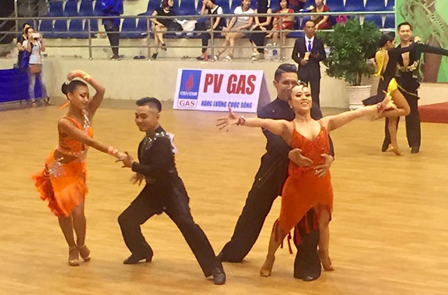 CLB Dance sport Luân Oanh tham gia giải Vô địch quốc gia các CLB khiêu vũ thể thao mở rộng 2017 tại TP. Hồ Chí Minh vào tháng 10-2017.