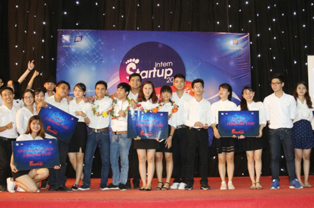 Sinh viên tham gia và đoạt giải tại cuộc thi “Thực tập sinh khởi nghiệp”, Trường Đại học Kinh tế.