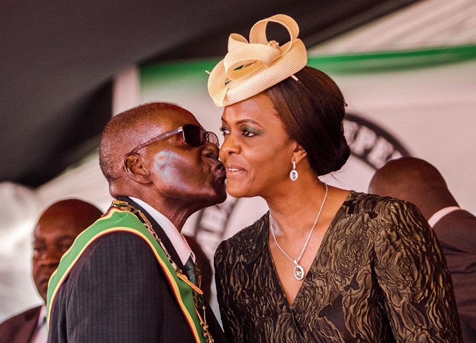 Việc bãi miễn phó Tổng thống Emmerson Mnangagwa không phải là biến cố chính trị đầu tiên liên quan đến người phụ nữ quyền lực nhất Zimbabwe. Ảnh: AFP/Getty.