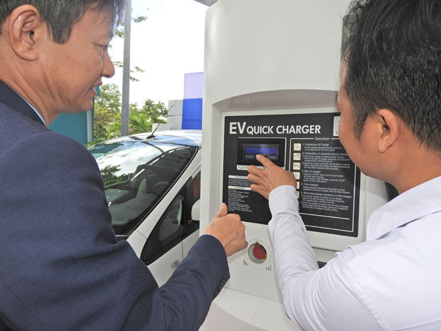 The quick charging station is capable of fully charging electric cars within 30 minutes for traveling a distance of up to 160km. (Credit: NDO)