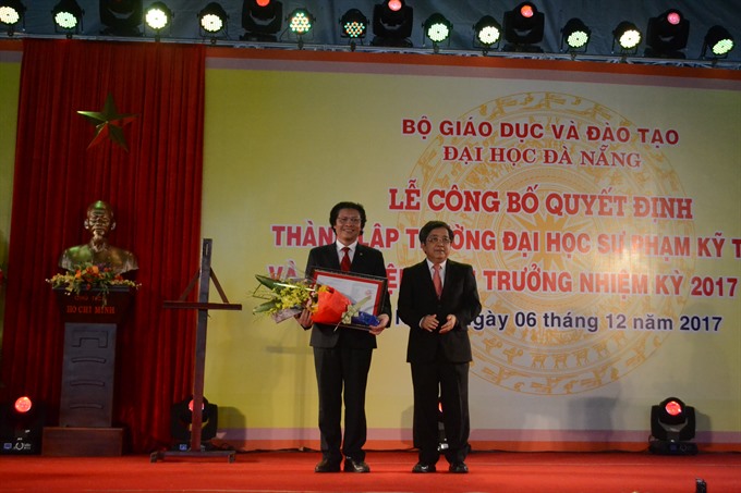 Opening: The Đà Nẵng Technology and Education College has ben opened in central Việt Nam. — VNS Photo An Dy Read more at http://vietnamnews.vn/society/419003/teachers-college-opens-in-central-region.html#Ut5YyKKXzww8Imw5.99