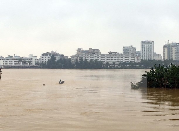 Lũ trên sông Hương ở Thừa Thiên-Huế. (Ảnh: Quốc Việt/TTXVN)
